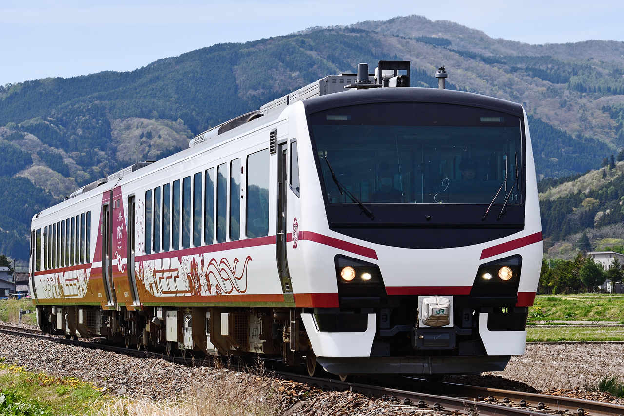 のってたのしい列車~ひなび~
