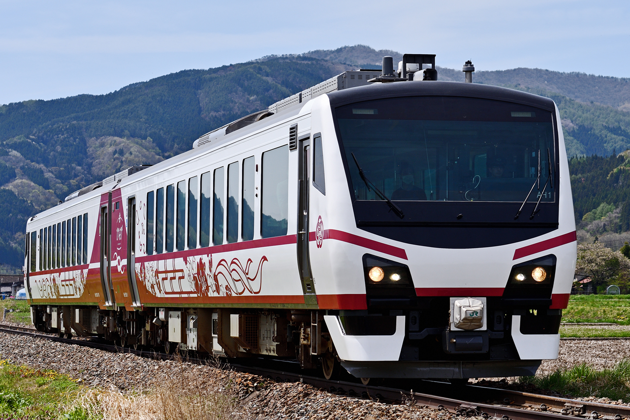 のってたのしい列車~ひなび~