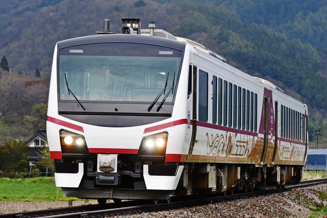 のってたのしい列車~ひなび~