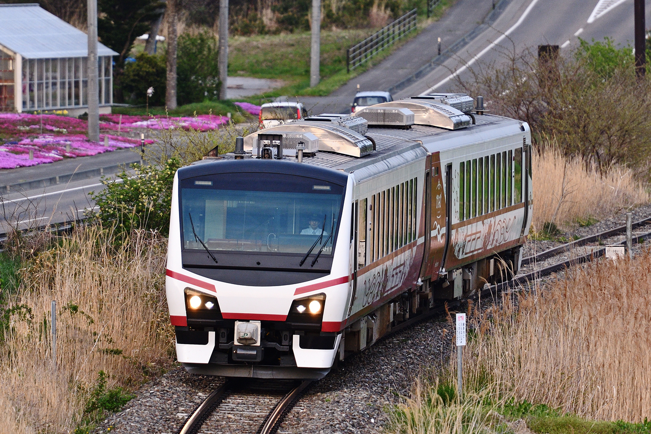 のってたのしい列車~ひなび~