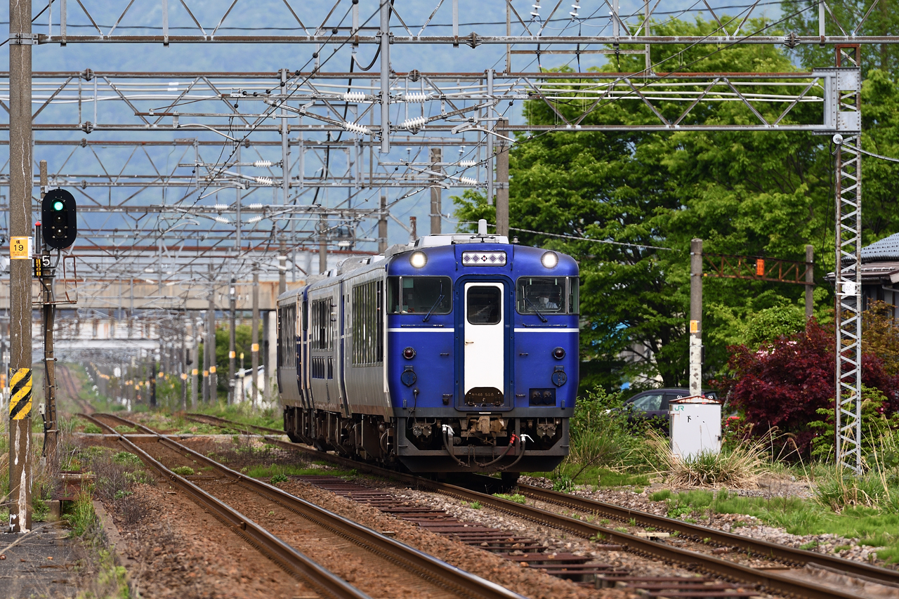 のって楽しい列車「越乃ShuKura」