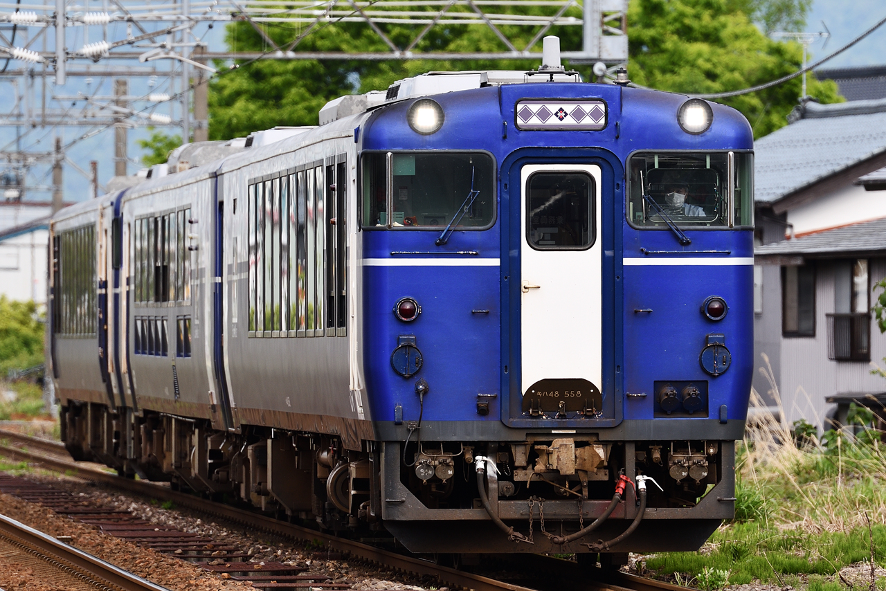 のって楽しい列車「越乃ShuKura」