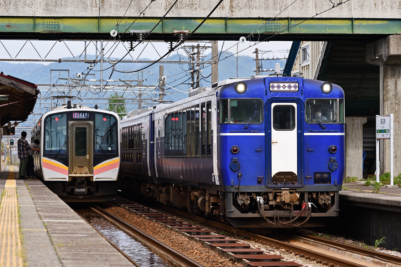 のって楽しい列車「越乃ShuKura」