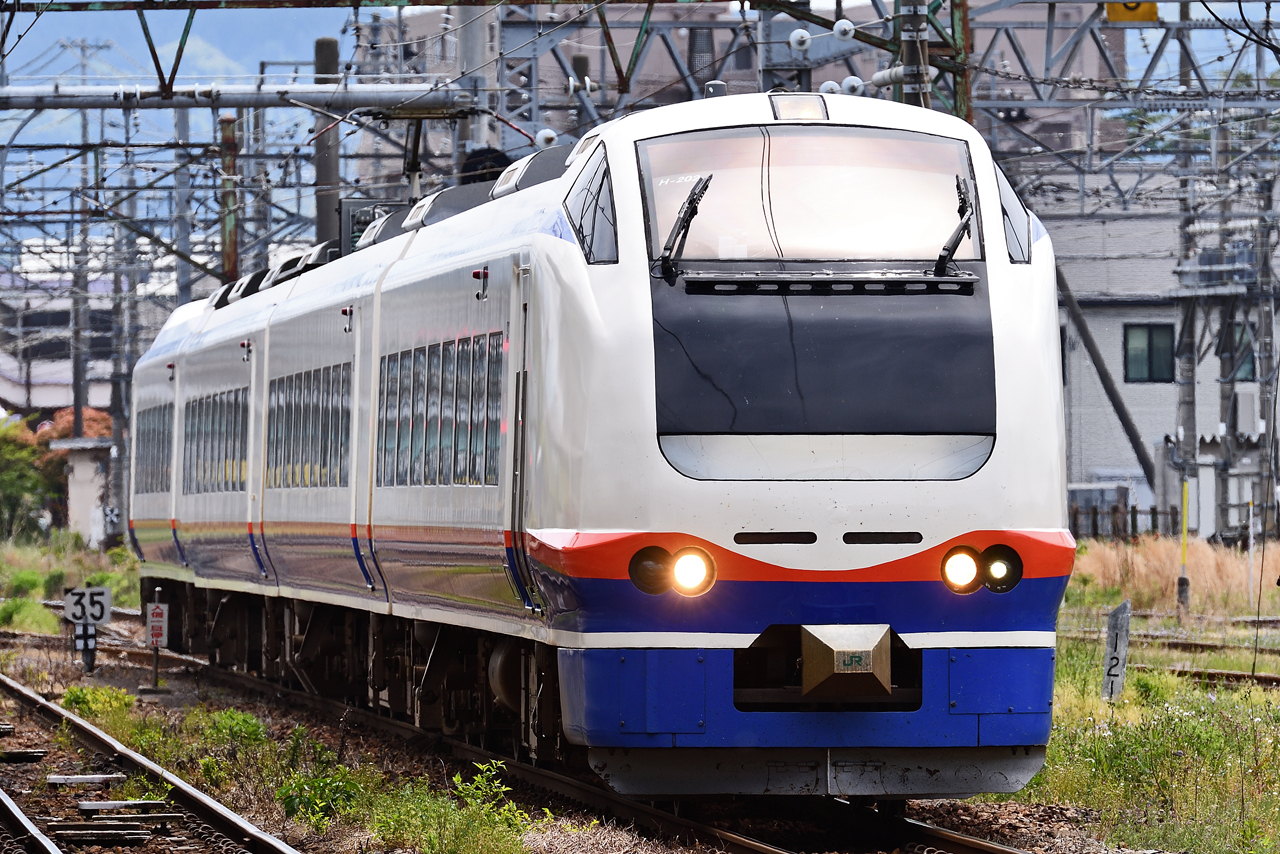 特急しらゆき 新津駅