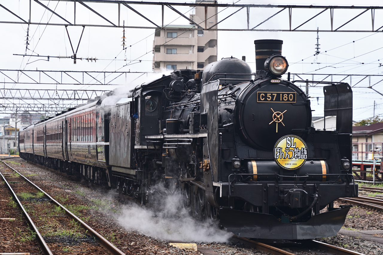 SLばんえつ物語 C57型蒸気機関車180号機